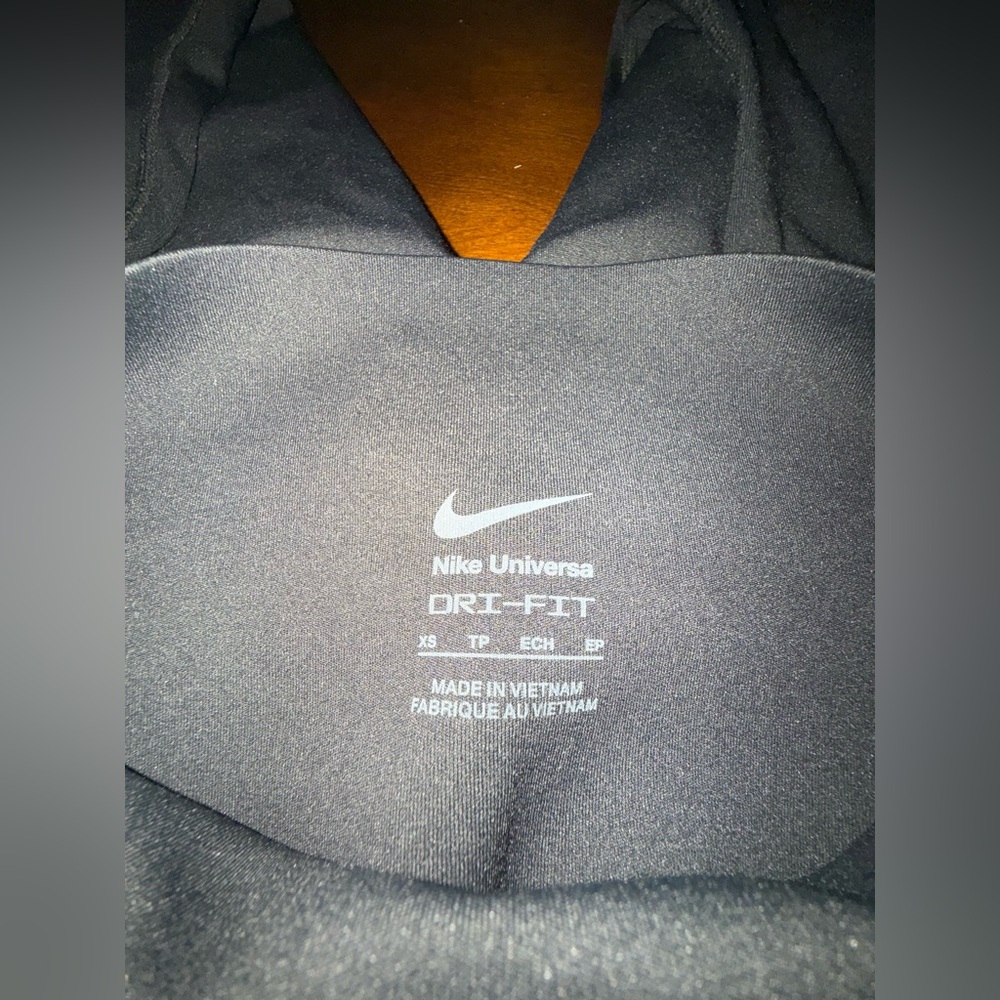 Nike Dri-FIT universa with pockets